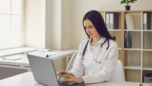 Contabilidade para médico: o que muda na sua rotina financeira e como evitar problemas com o Fisco